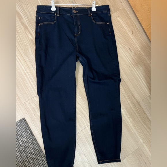 Liverpool Jeans - Picture 3 of 13